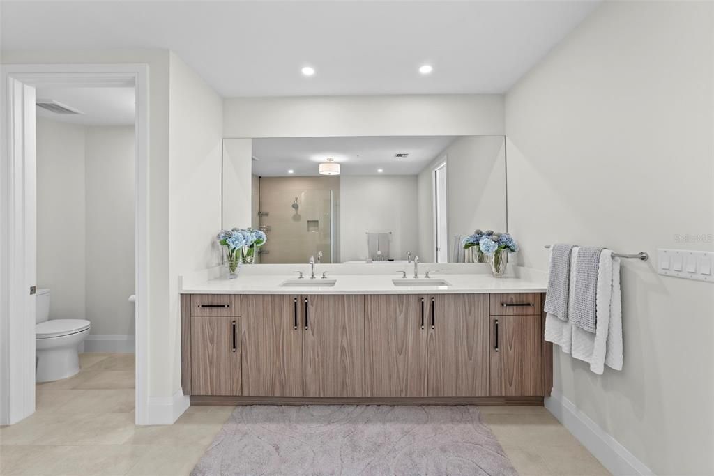 Active With Contract: $2,100,000 (4 beds, 3 baths, 2896 Square Feet)
