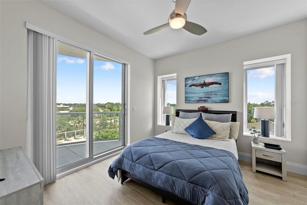 Active With Contract: $2,100,000 (4 beds, 3 baths, 2896 Square Feet)