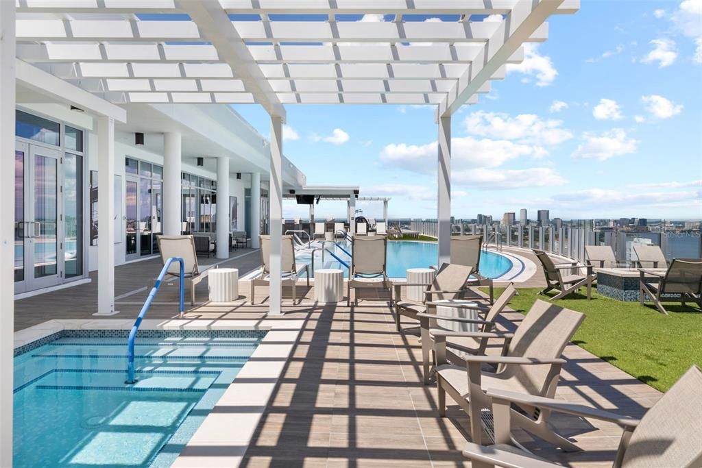Active With Contract: $2,100,000 (4 beds, 3 baths, 2896 Square Feet)