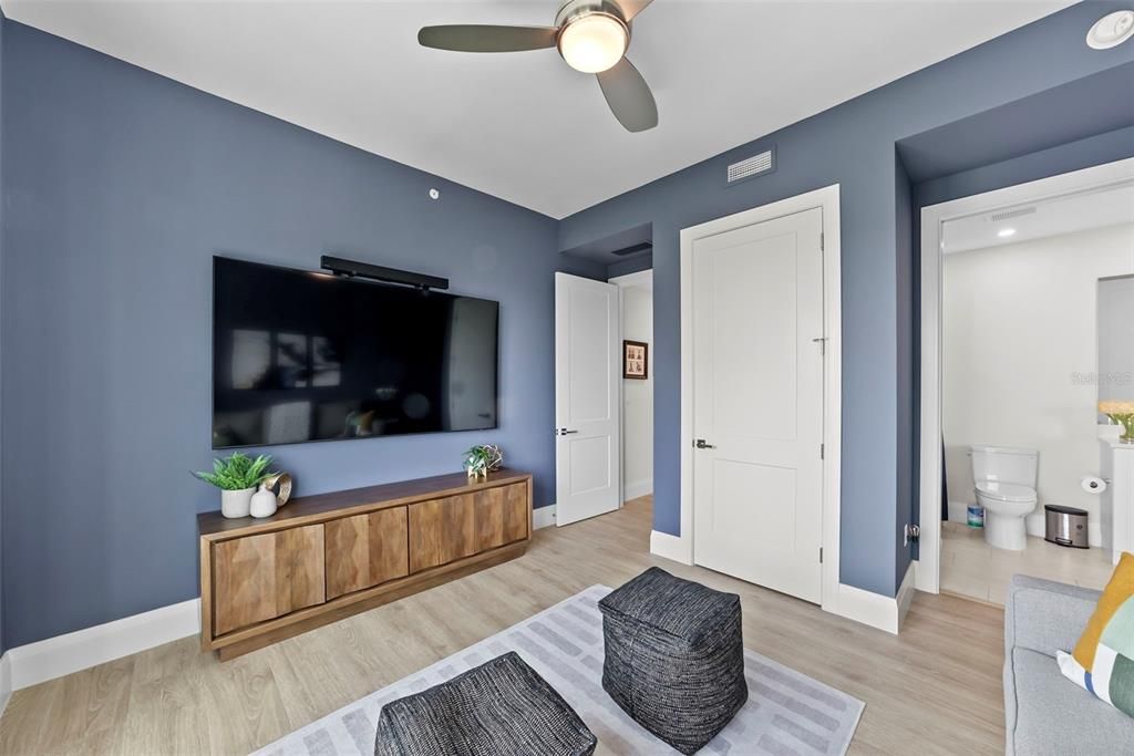 Active With Contract: $2,100,000 (4 beds, 3 baths, 2896 Square Feet)