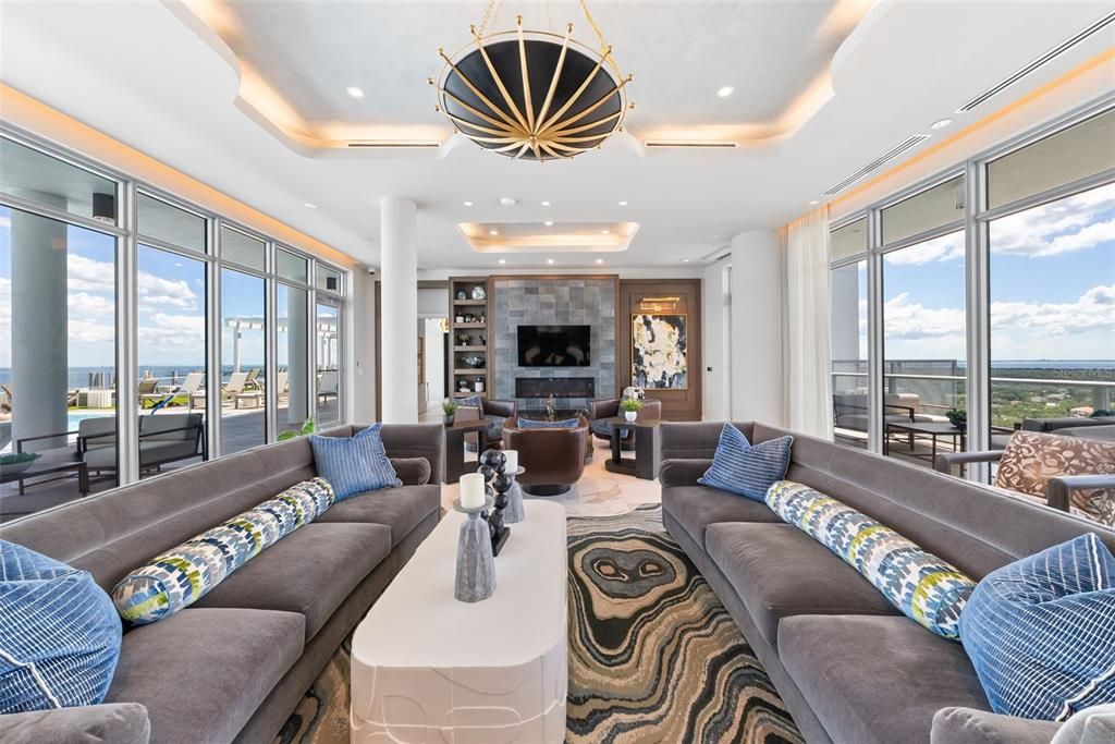 Active With Contract: $2,100,000 (4 beds, 3 baths, 2896 Square Feet)