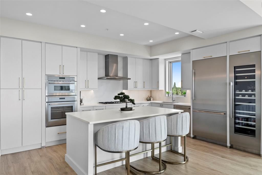 Active With Contract: $2,100,000 (4 beds, 3 baths, 2896 Square Feet)
