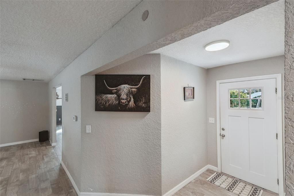 En Venta: $575,000 (4 camas, 2 baños, 2098 Pies cuadrados)