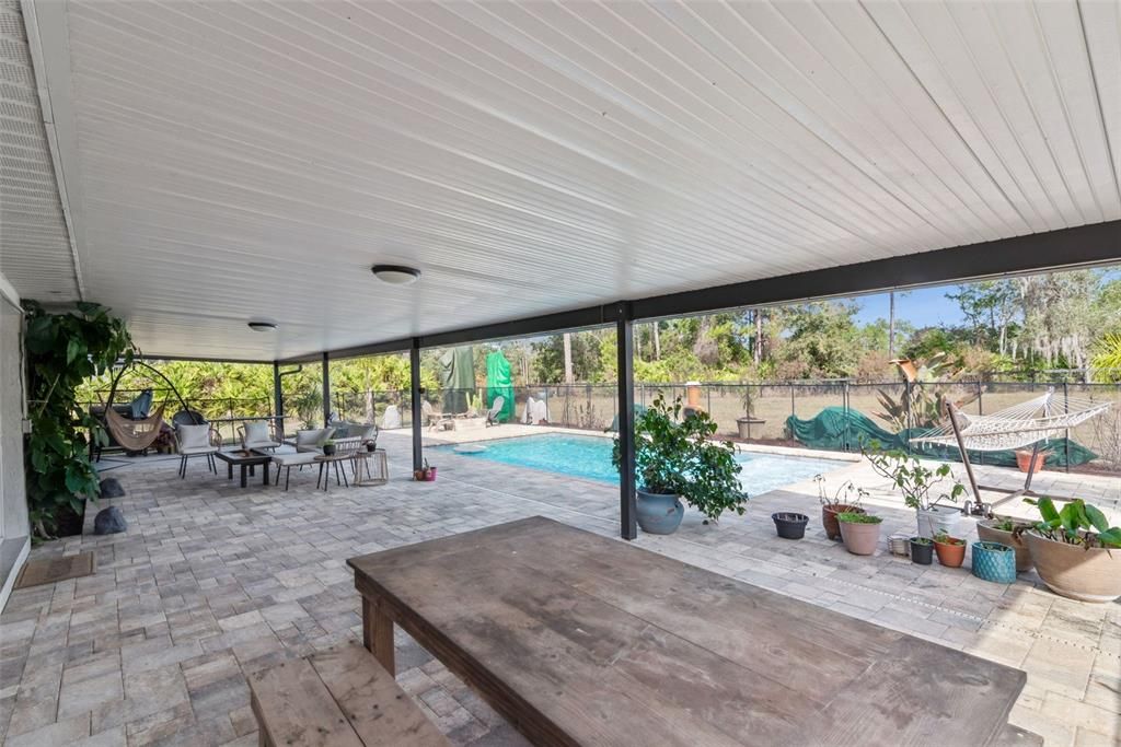 En Venta: $575,000 (4 camas, 2 baños, 2098 Pies cuadrados)