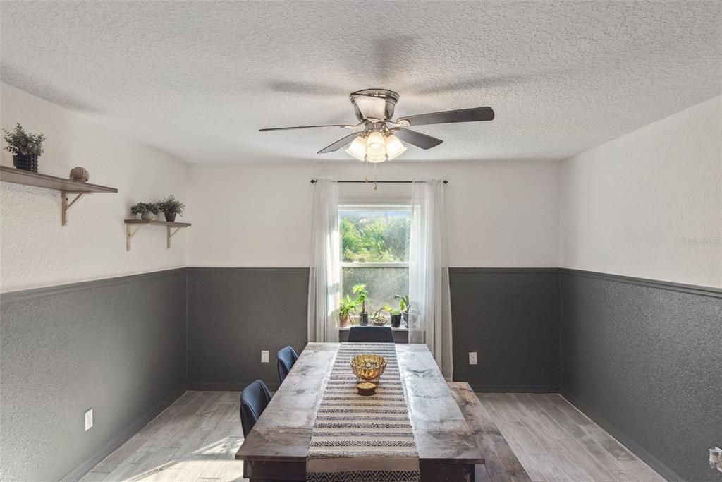 En Venta: $575,000 (4 camas, 2 baños, 2098 Pies cuadrados)