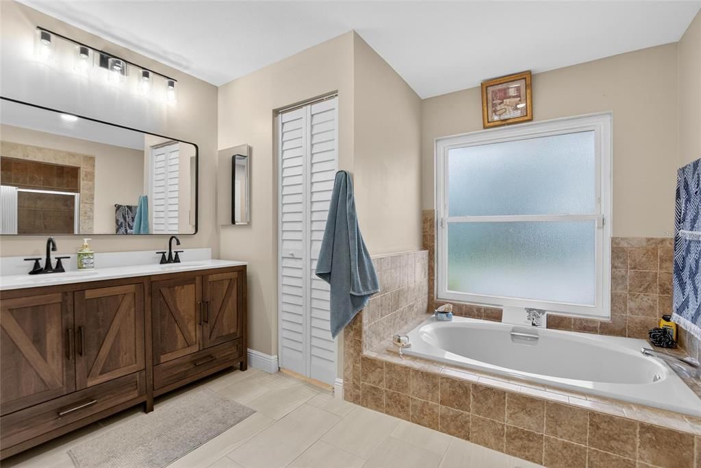 For Sale: $769,000 (4 beds, 3 baths, 3543 Square Feet)