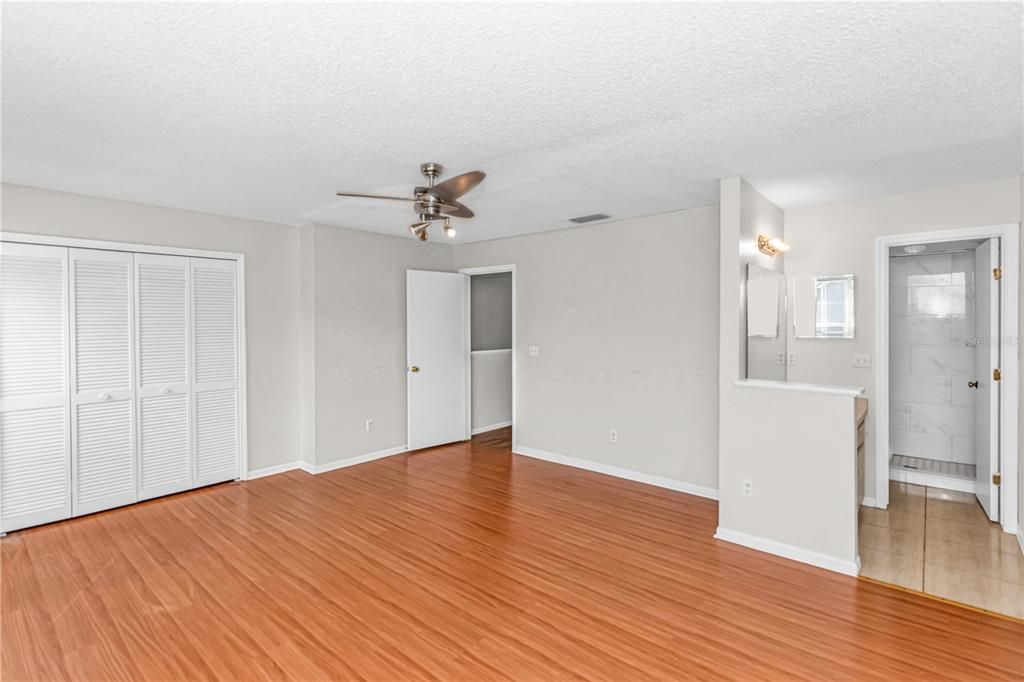 Activo con contrato: $220,000 (3 camas, 2 baños, 1367 Pies cuadrados)