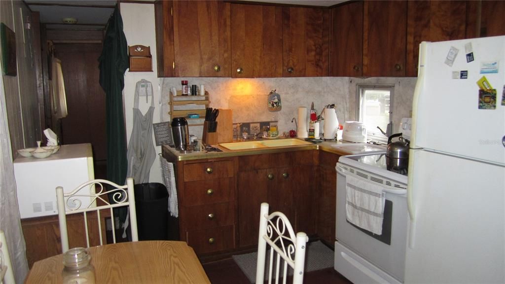 For Sale: $85,000 (2 beds, 1 baths, 510 Square Feet)