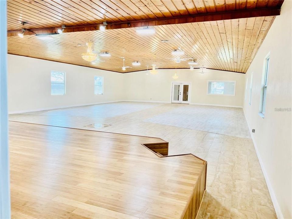 For Sale: $599,995 (0 beds, 0 baths, 5944 Square Feet)