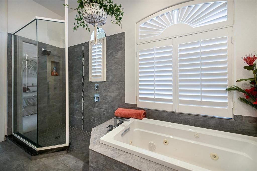 En Venta: $870,000 (3 camas, 3 baños, 2188 Pies cuadrados)
