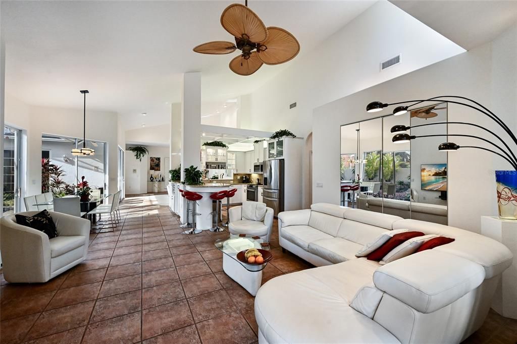 En Venta: $870,000 (3 camas, 3 baños, 2188 Pies cuadrados)