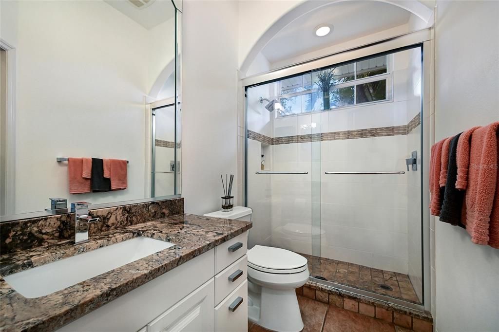En Venta: $870,000 (3 camas, 3 baños, 2188 Pies cuadrados)