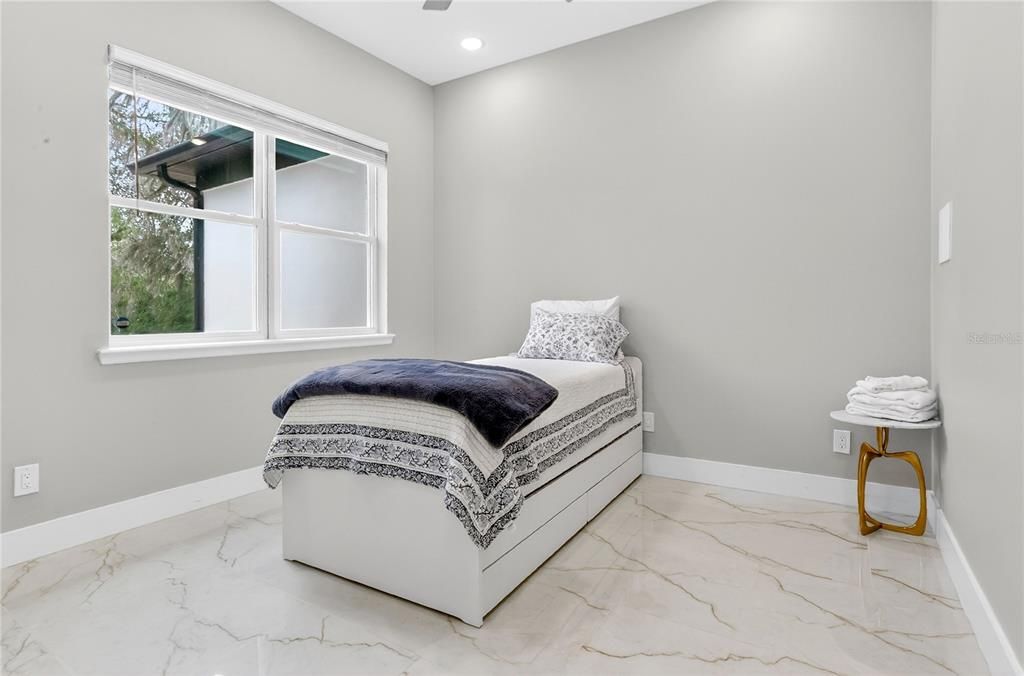 En Venta: $820,000 (4 camas, 4 baños, 2559 Pies cuadrados)
