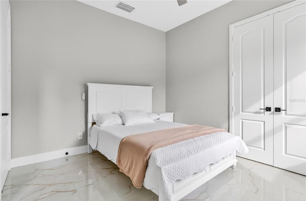 En Venta: $820,000 (4 camas, 4 baños, 2559 Pies cuadrados)