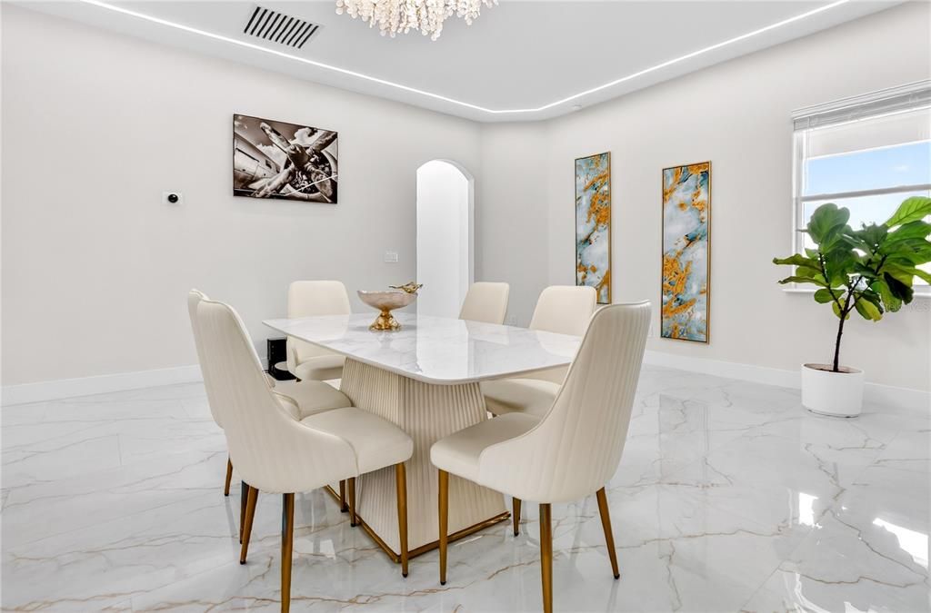 En Venta: $820,000 (4 camas, 4 baños, 2559 Pies cuadrados)
