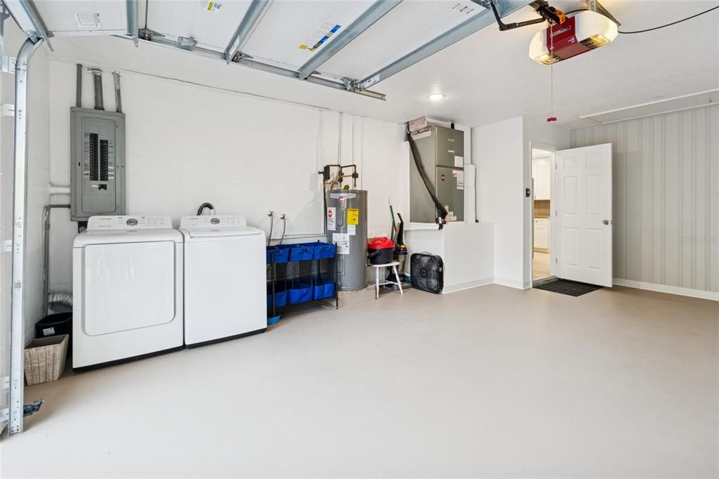 En Venta: $699,900 (4 camas, 3 baños, 2116 Pies cuadrados)