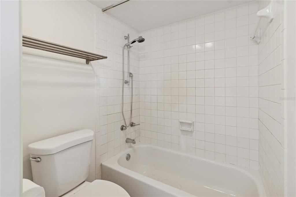 En Venta: $699,900 (4 camas, 3 baños, 2116 Pies cuadrados)