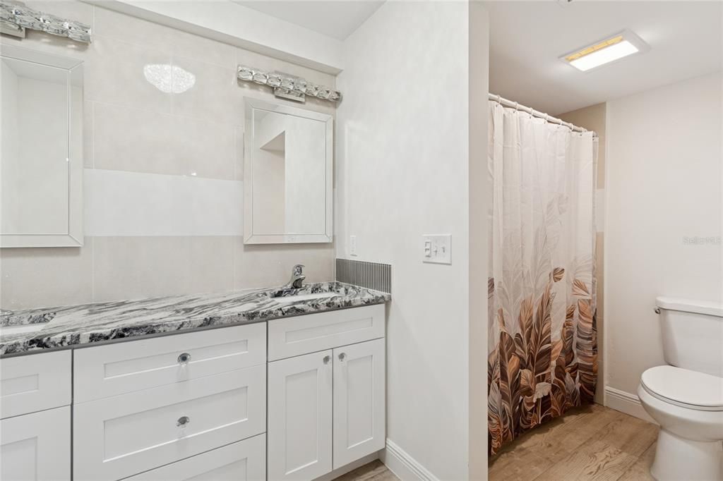 En Venta: $699,900 (4 camas, 3 baños, 2116 Pies cuadrados)