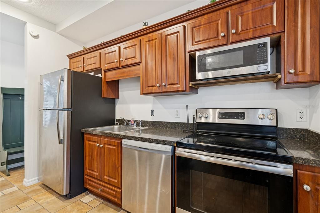 En Venta: $699,900 (4 camas, 3 baños, 2116 Pies cuadrados)