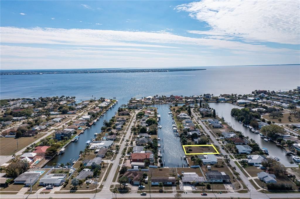 待售: $279,000 (0.29 acres)
