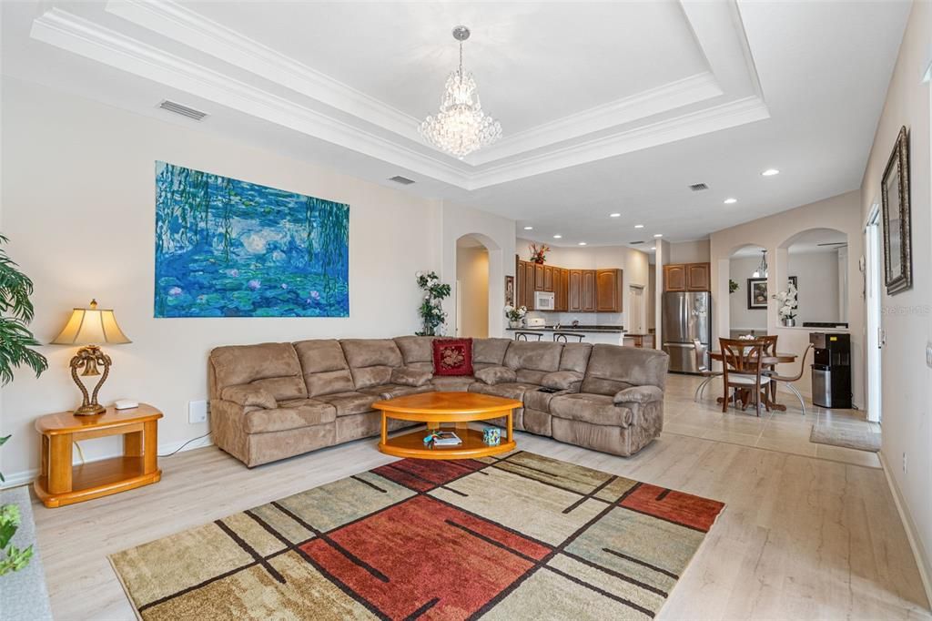На продажу: $639,900 (4 спален, 3 ванн, 2711 Квадратных фут)