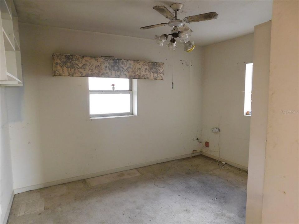 Activo con contrato: $129,900 (2 camas, 1 baños, 1024 Pies cuadrados)