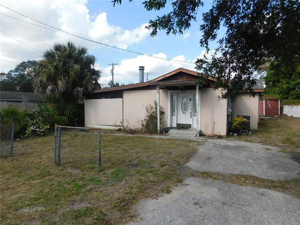 Activo con contrato: $129,900 (2 camas, 1 baños, 1024 Pies cuadrados)