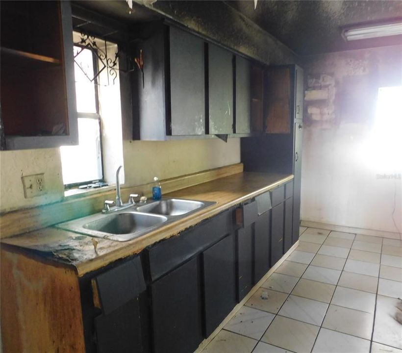 Activo con contrato: $129,900 (2 camas, 1 baños, 1024 Pies cuadrados)