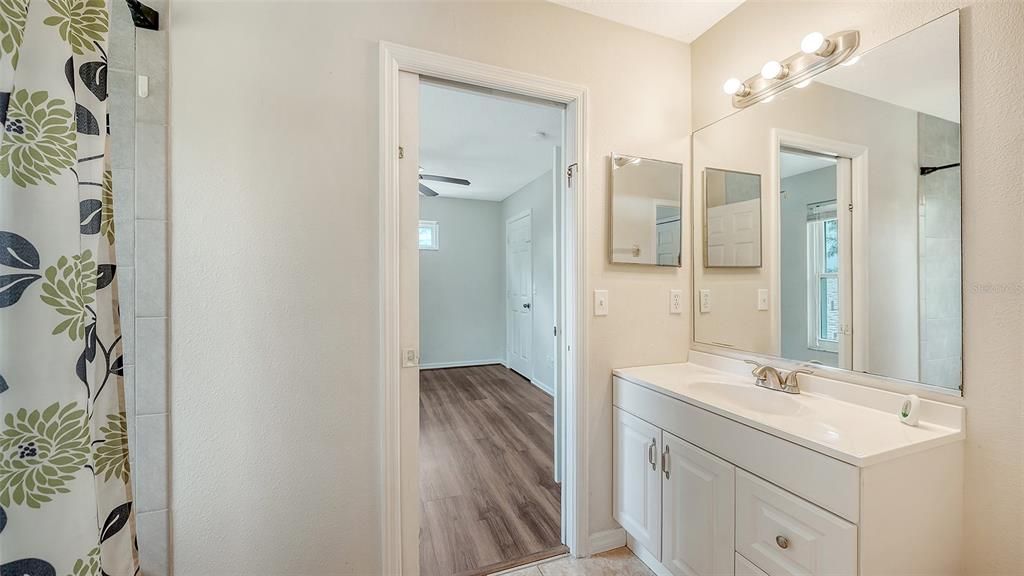 Activo con contrato: $470,000 (5 camas, 3 baños, 2888 Pies cuadrados)