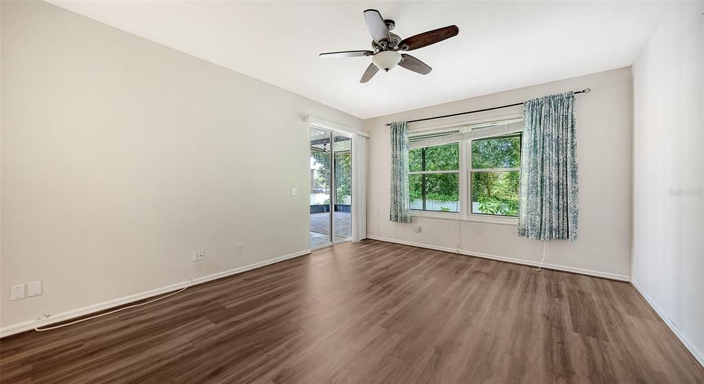 Activo con contrato: $470,000 (5 camas, 3 baños, 2888 Pies cuadrados)