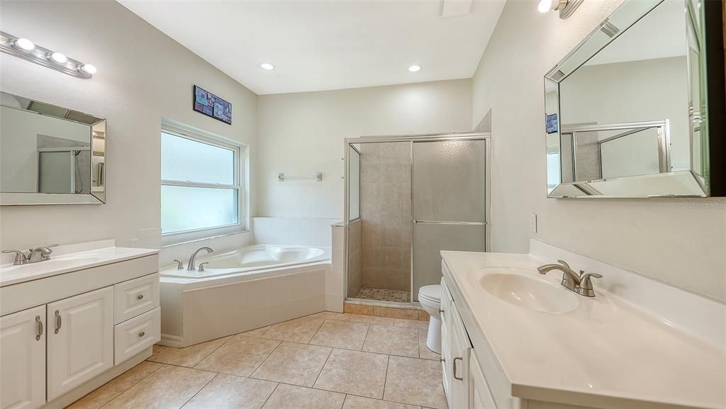 Activo con contrato: $470,000 (5 camas, 3 baños, 2888 Pies cuadrados)