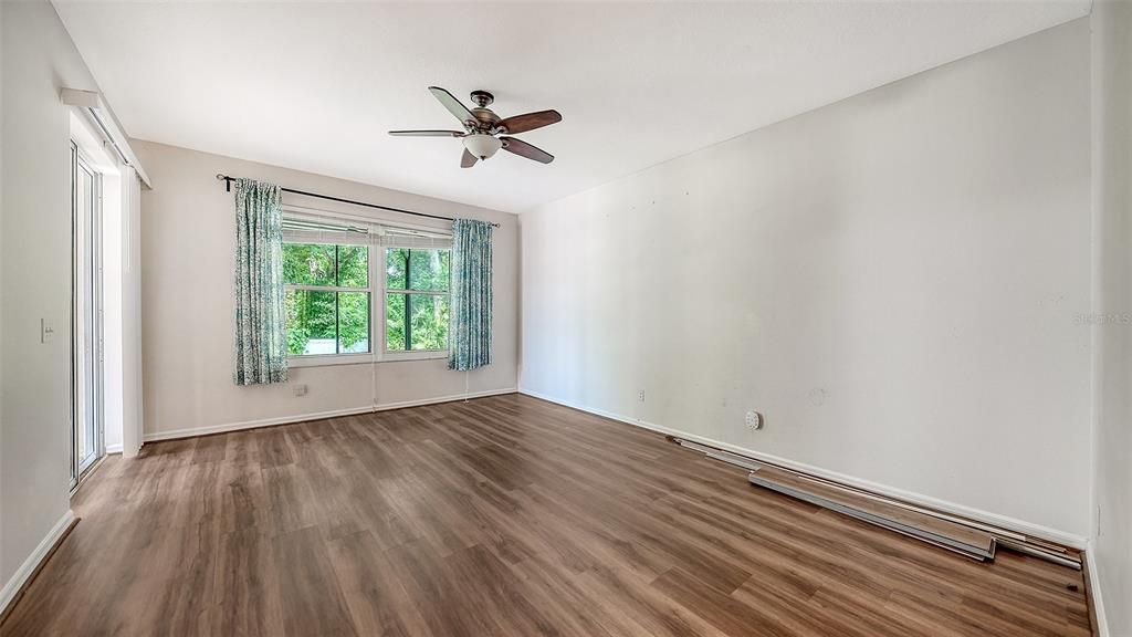 Activo con contrato: $470,000 (5 camas, 3 baños, 2888 Pies cuadrados)