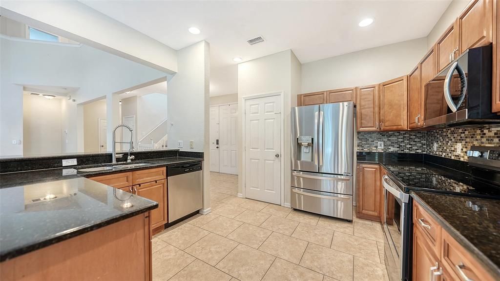 Activo con contrato: $470,000 (5 camas, 3 baños, 2888 Pies cuadrados)
