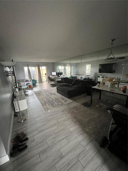 For Sale: $100,000 (2 beds, 2 baths, 1130 Square Feet)