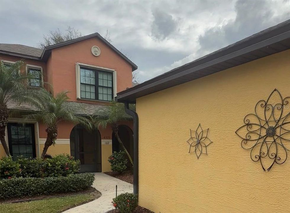 Recently Sold: $275,000 (3 beds, 2 baths, 1277 Square Feet)