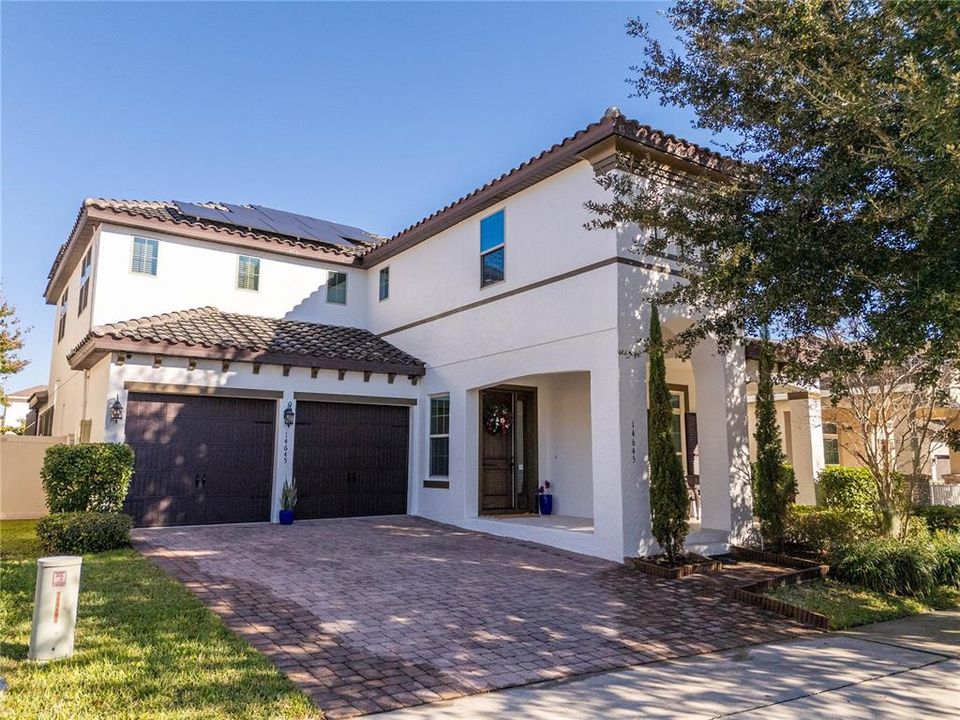 Vendido Recientemente: $890,000 (4 camas, 3 baños, 3427 Pies cuadrados)