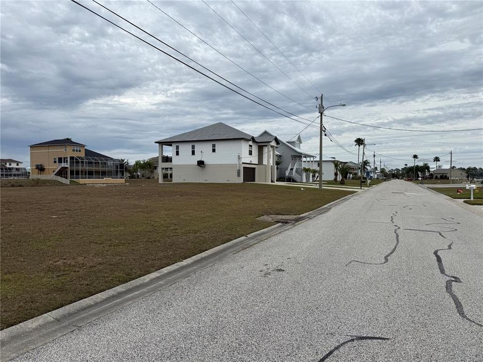 En Venta: $55,000 (0.17 acres)