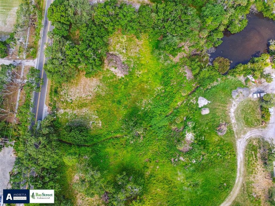待售: $1,799,900 (5.69 acres)
