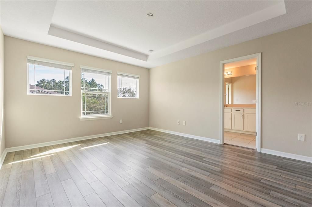 Activo con contrato: $410,000 (3 camas, 2 baños, 1589 Pies cuadrados)