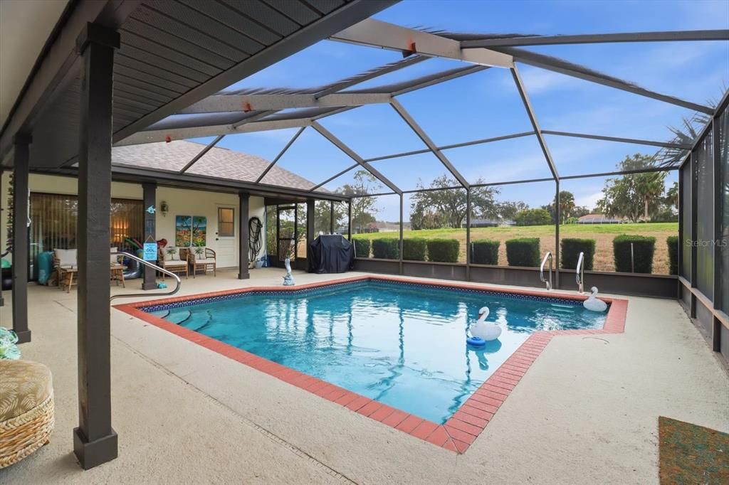 Active With Contract: $310,000 (3 beds, 2 baths, 2008 Square Feet)