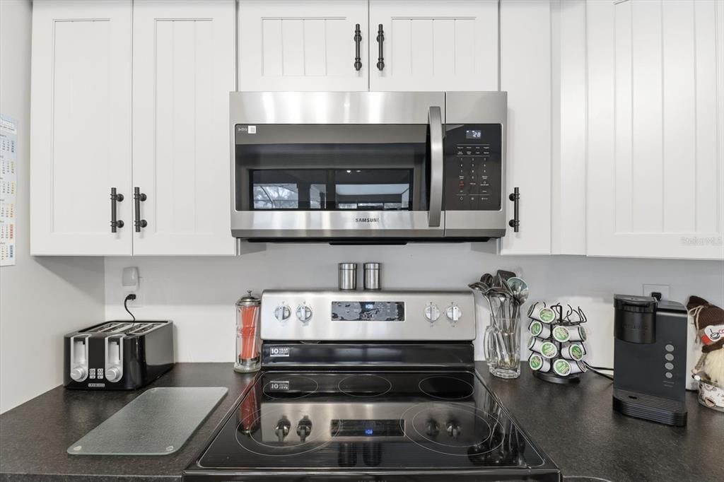 Active With Contract: $310,000 (3 beds, 2 baths, 2008 Square Feet)
