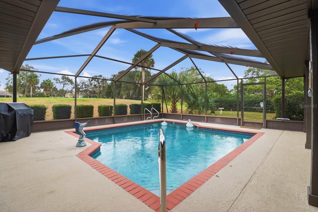 Active With Contract: $310,000 (3 beds, 2 baths, 2008 Square Feet)