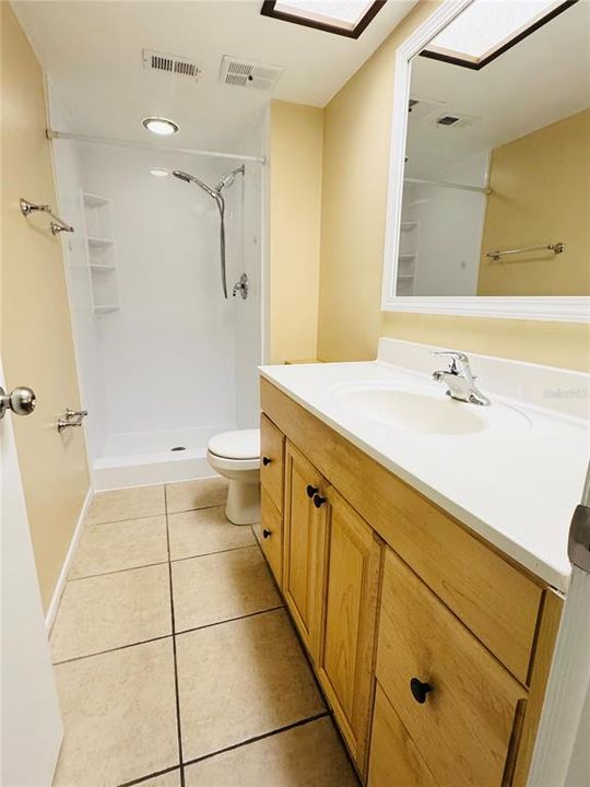 Под контрактом: $1,695 (2 спален, 2 ванн, 879 Квадратных фут)