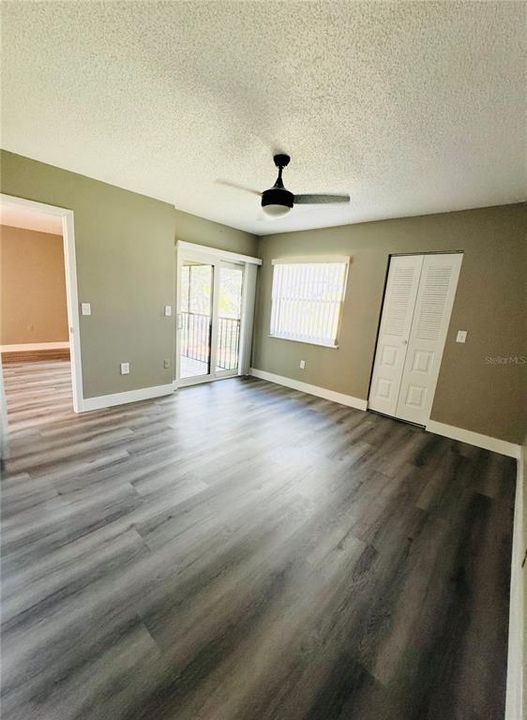 Под контрактом: $1,695 (2 спален, 2 ванн, 879 Квадратных фут)