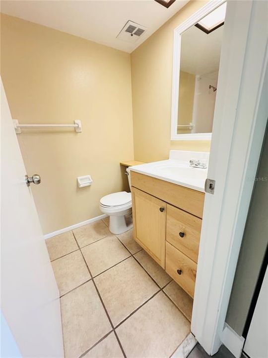 Под контрактом: $1,695 (2 спален, 2 ванн, 879 Квадратных фут)