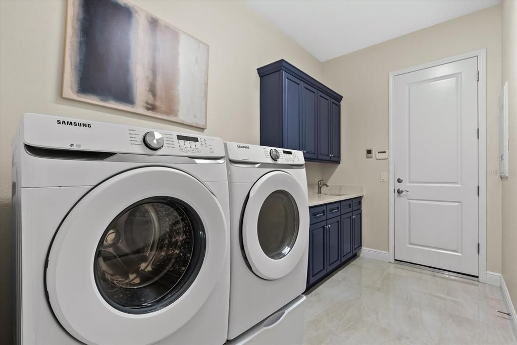For Sale: $875,000 (4 beds, 3 baths, 2906 Square Feet)