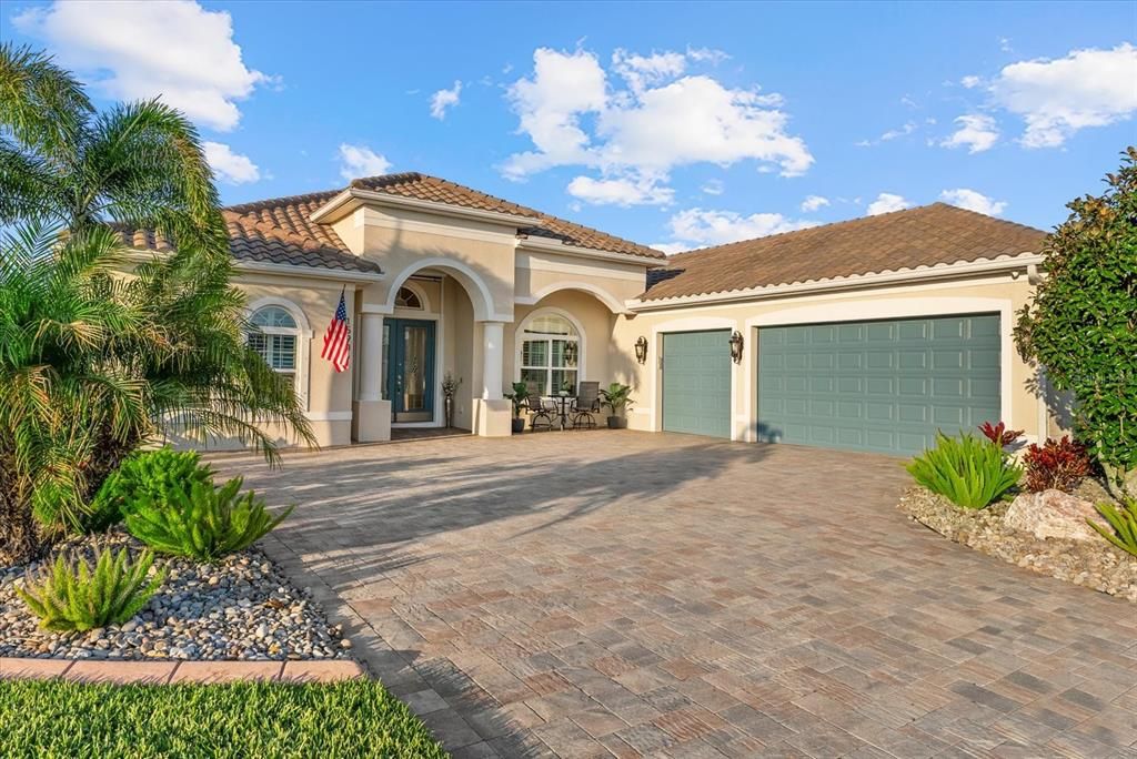 For Sale: $875,000 (4 beds, 3 baths, 2906 Square Feet)
