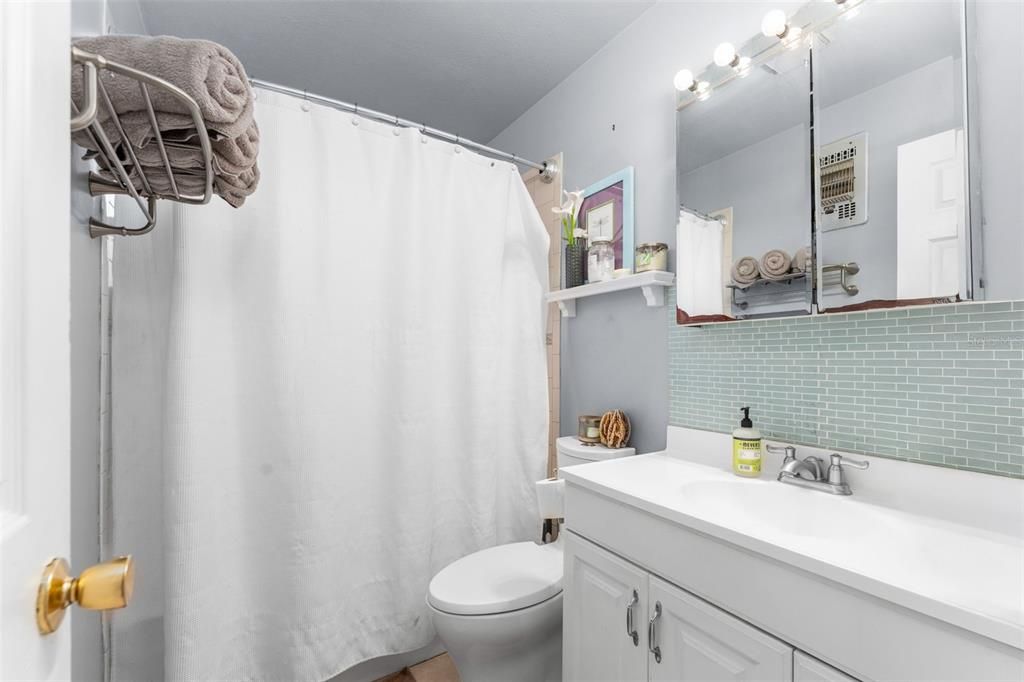 En Venta: $275,000 (2 camas, 1 baños, 1124 Pies cuadrados)