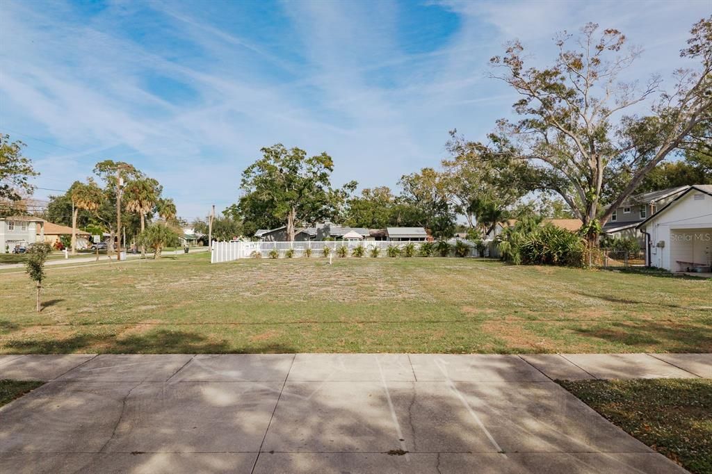 For Sale: $500,000 (0.34 acres)