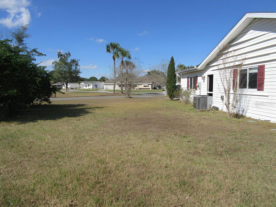 Active With Contract: $149,900 (2 beds, 2 baths, 1296 Square Feet)